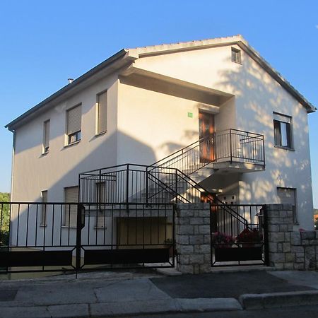 Apartment Razum بولا المظهر الخارجي الصورة
