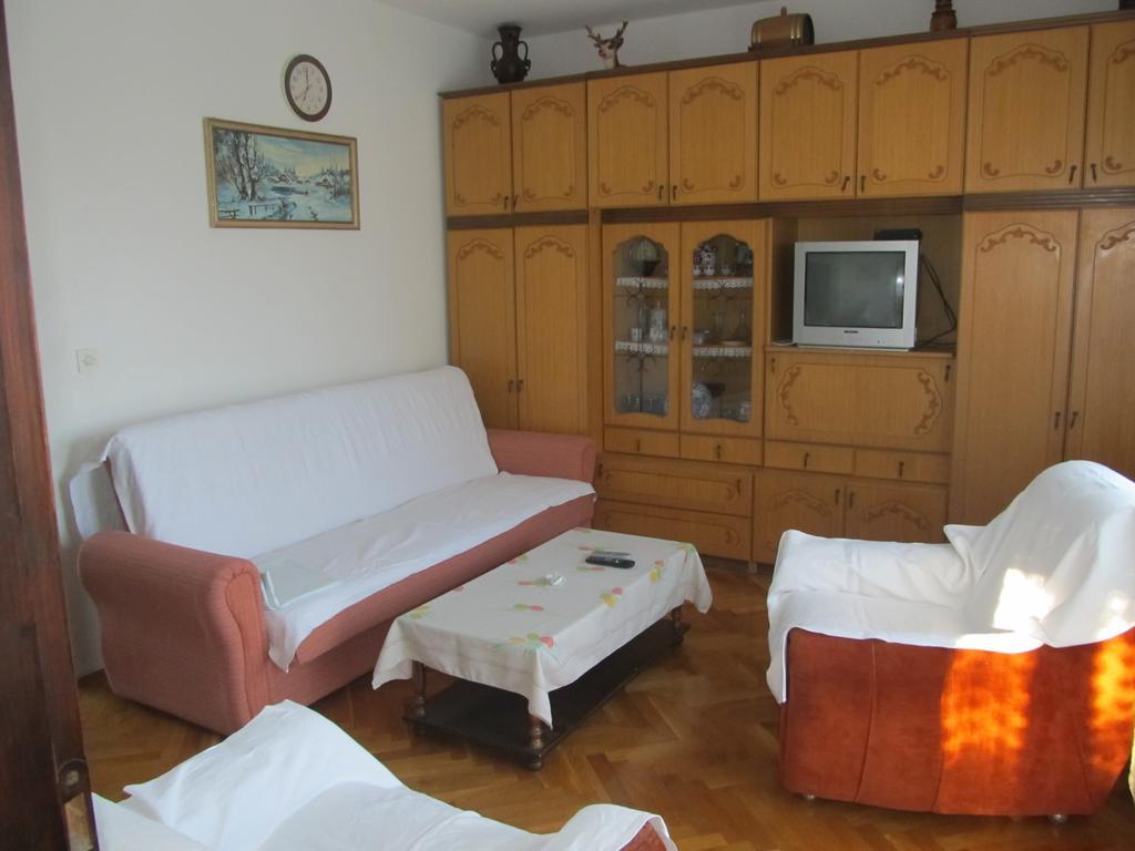 Apartment Razum بولا المظهر الخارجي الصورة